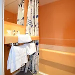 Lux Hotel *