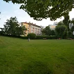 Lux Hotel *