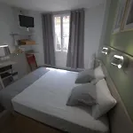 Lux Hotel *