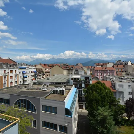 Lux Hotel *