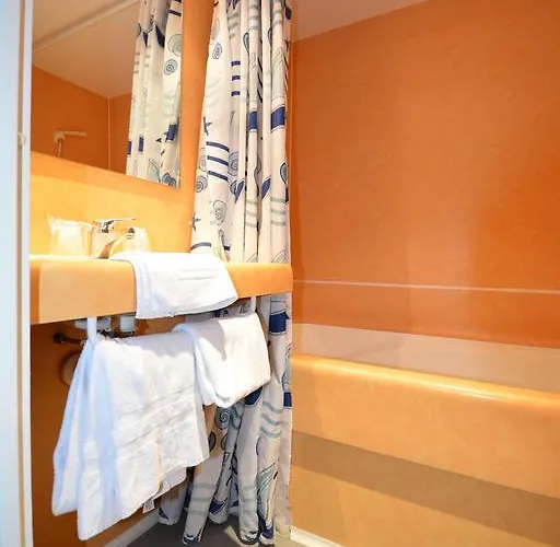 Lux Hotell *