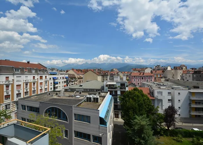 Lux Hotel *