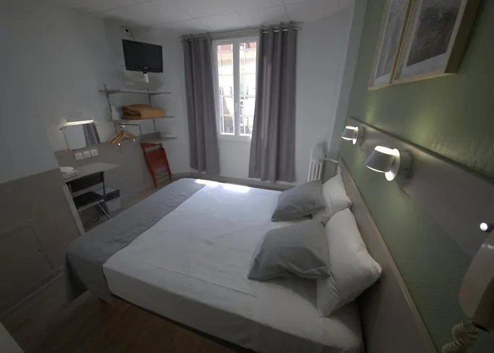 Lux Hotell *